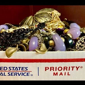 💎 2 LB UNSEARCHED Fashion Jewelry Lot~ mostly wearable + repurpose resell craft